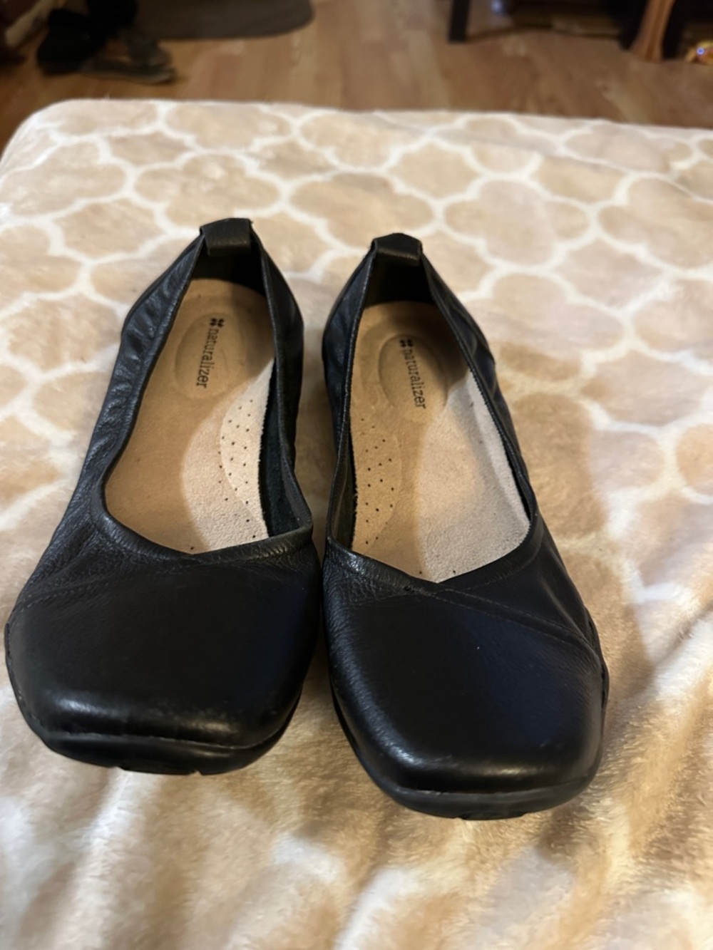Naturalizer Black Leather Square-Toe Flats with Cushioned Insole